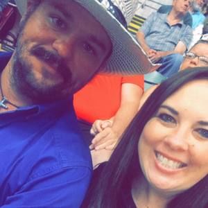 Meet your Posher, Leslie